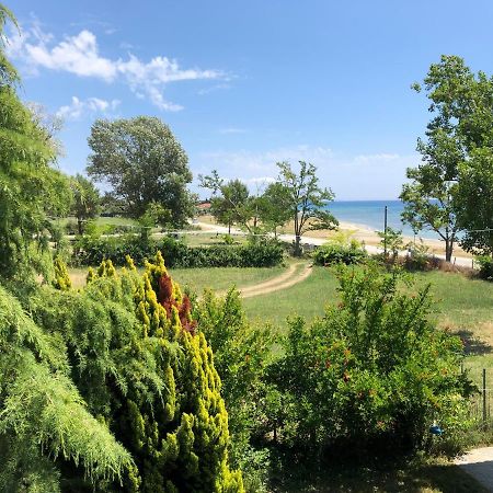 Sofia'S Pearl Beachfront Maisonette Nea Kallikrateia Zewnętrze zdjęcie
